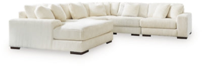 Lindyn Sectional with Chaise - Yankee Furniture Barn (Ossipee,NH)