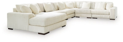 Lindyn Sectional with Chaise - Yankee Furniture Barn (Ossipee,NH)