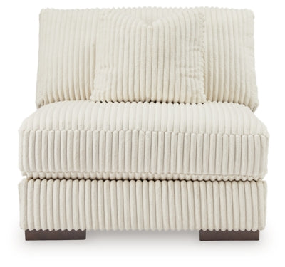 Lindyn Sectional with Chaise - Yankee Furniture Barn (Ossipee,NH)