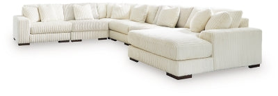 Lindyn Sectional with Chaise - Yankee Furniture Barn (Ossipee,NH)