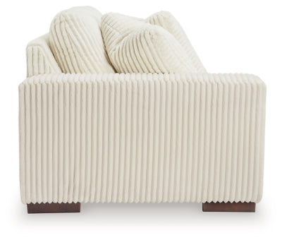 Lindyn Sectional with Chaise - Yankee Furniture Barn (Ossipee,NH)