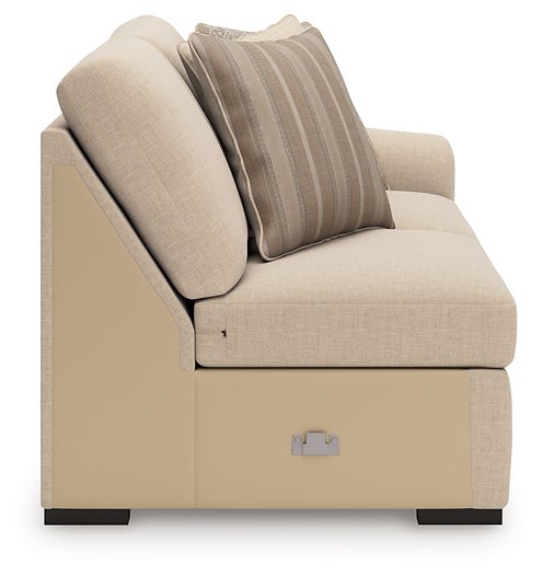 LadyMae Sectional with Chaise - Yankee Furniture Barn (Ossipee,NH)