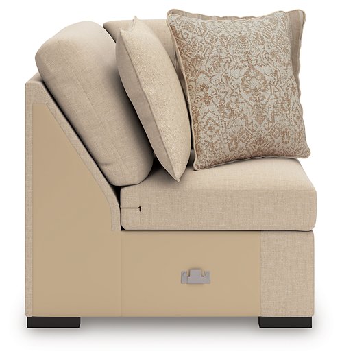 LadyMae Sectional with Chaise - Yankee Furniture Barn (Ossipee,NH)