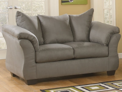 Darcy Loveseat - Yankee Furniture Barn (Ossipee,NH)