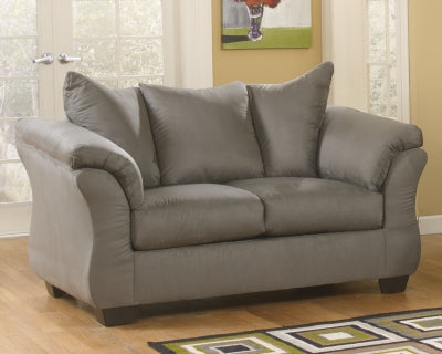 Darcy Loveseat - Yankee Furniture Barn (Ossipee,NH)