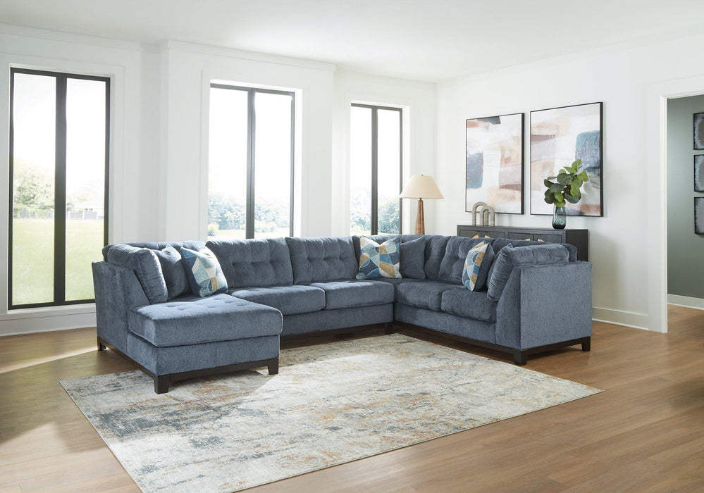 Maxon Place Sectional with Chaise - Yankee Furniture Barn (Ossipee,NH)