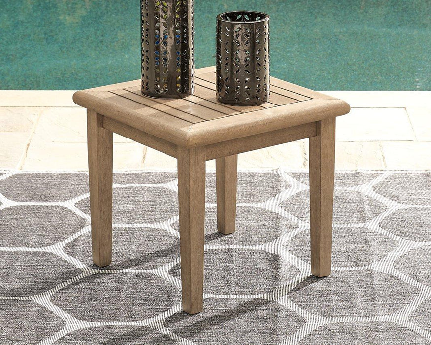 Gerianne End Table - Yankee Furniture Barn (Ossipee,NH)
