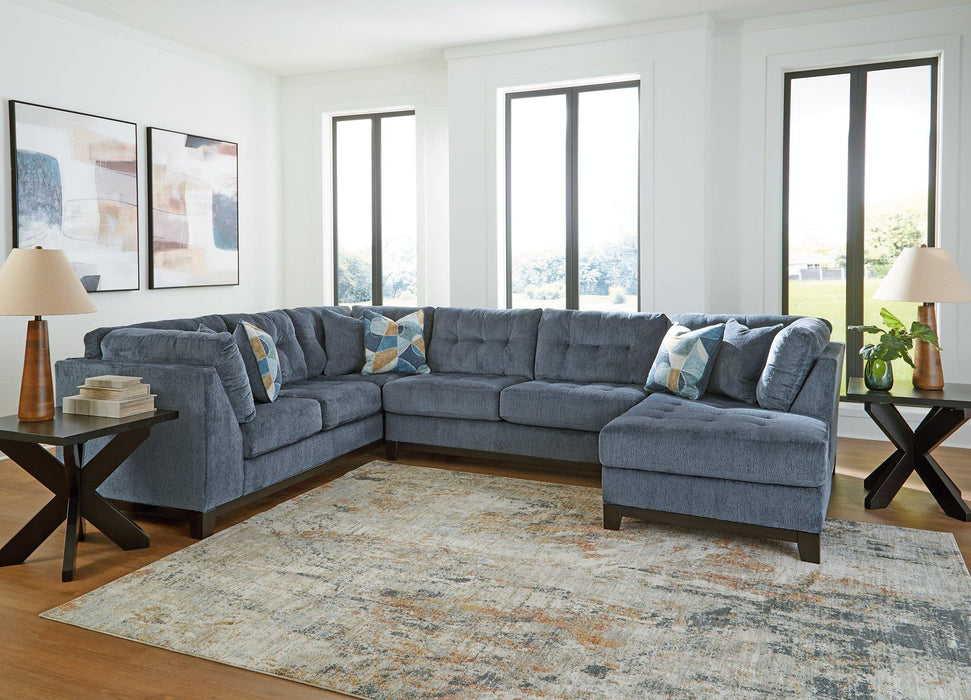 Maxon Place Sectional with Chaise - Yankee Furniture Barn (Ossipee,NH)
