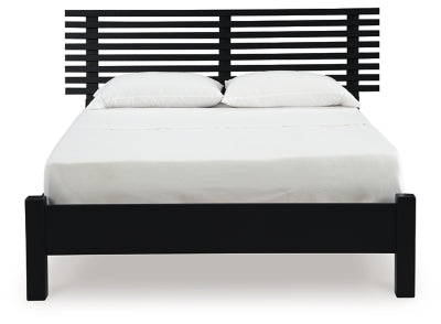 Danziar Queen Slat Bed - Yankee Furniture Barn (Ossipee,NH)