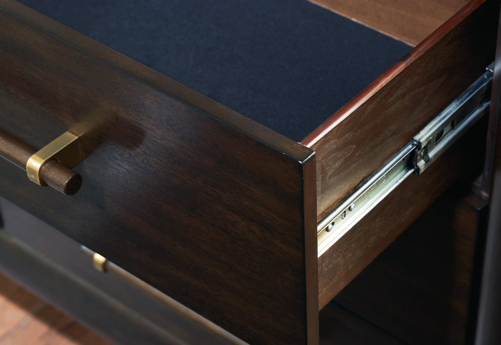 Dantenton Dresser and Mirror - Yankee Furniture Barn (Ossipee,NH)