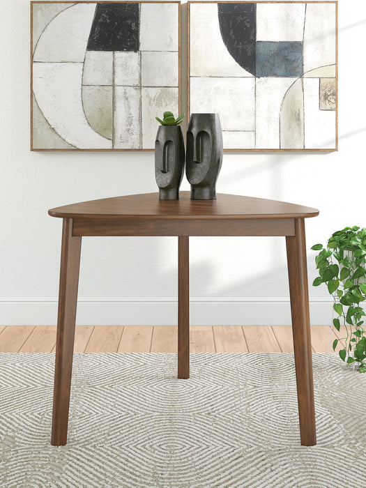 Tameride Dining Table - Yankee Furniture Barn (Ossipee,NH)